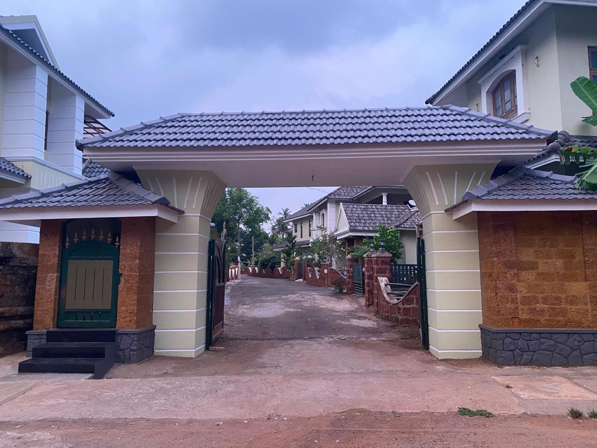"Radhas" 4Br Villa In Gated Spring Field Community, Kannur Εξωτερικό φωτογραφία